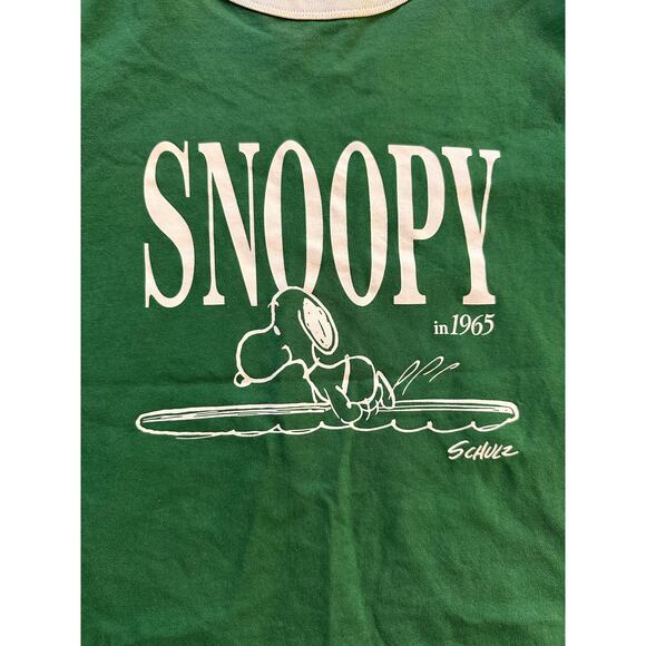 Peanuts x Uniqlo Surfing Tee Size Medium - Picture 3 of 5